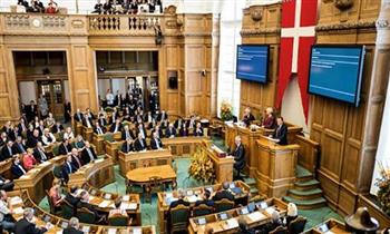 البرلمان الدنماركي يوافق على خطة لإعادة فرض بعض قيود كورونا