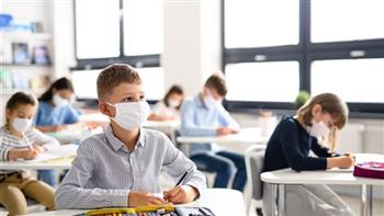 إعادة فرض ارتداء الكمامة في مدارس فرنسا اعتبارا من الإثنين المقبل