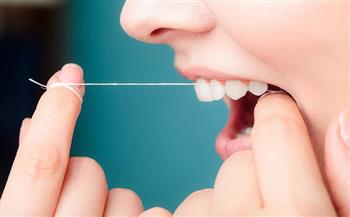 للوقاية من أمراض اللثة.. أنواع الخيط الطبي لتنظيف الأسنان