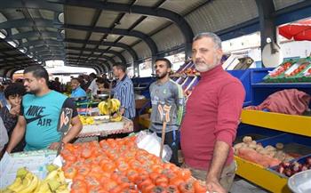 محافظ بورسعيد يتفقد سوق العصر الجديد بحي العرب