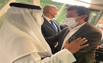 وزير الرياضة يصل الإمارات.. ويعقد اجتماعات مع المسؤولين