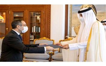 سفير مصر فى الدوحة يُقدّم أوراق اعتماده إلى أمير قطر