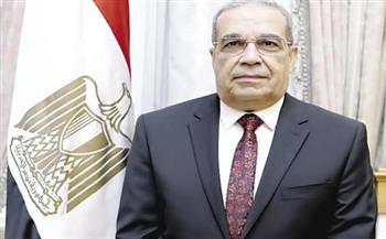 وزير الإنتاج الحربي يعود لمصر عقب المشاركة بمعرض دبي للطيران