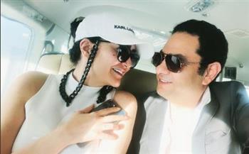 من طائرة خاصة.. غادة عبدالرازق بصور رومانسية مع زوجها
