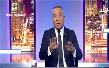 أحمد موسى يهاجم وزير قطاع الأعمال: مشروع السيارة الكهربائية «بخ»
