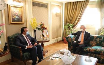 «عبد الغفار» يبحث مع سفير فرنسا تطوير المستشفيات الجامعية وتأهيل الكوادر