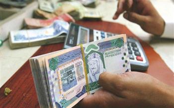 أسعار الريال السعودي أمام الجنيه خلال منتصف التعاملات