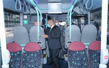 وزير النقل: استخدام أحدث حافلات الكھرباء والغاز لتحقیق أفضل خدمة للمواطنين
