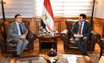 وزير الرياضة يبحث التعاون مع سفير مصر بصربيا قبل استلام مهامه 
