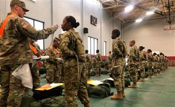 وزيرة الجيش الأمريكي: الجنود الرافضون للقاح سيحرمون من مواصلة الخدمة