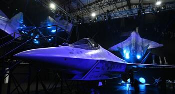 روسيا : عرض المقاتلة "كش ملك" خلال معرض دبي للطيران 2021