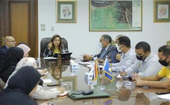 محافظ دمياط تناقش عددًا من الملفات الخاصة بمدينة رأس البر