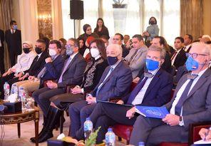وزير السياحة يشهد استعراض استراتيجية التواصل والاتصال مع المصريين بالخارج