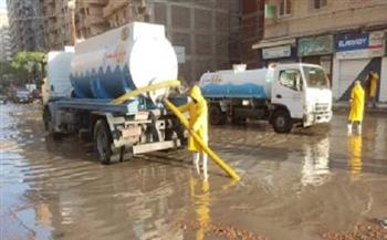 محافظ الإسكندرية يتابع تصريف تراكمات مياه الأمطار على الكورنيش