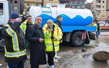 محافظ الإسكندرية يتابع أعمال كسح تجمعات مياه الأمطار الغزيرة بالشوارع