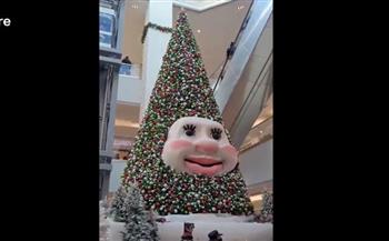 شجرة كريسماس متكلمة تبهر الجميع فى كندا ..فيديو
