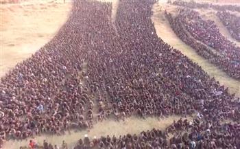 موجه لـ «آبي أحمد».. قوات تيجراى تستعرض آلاف الأسري من الجيش الإثيوبي (فيديو)