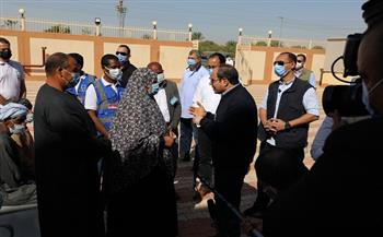الرئيس السيسي يتفقد وحدة طب الأسرة بقرية الشهامة في أسوان