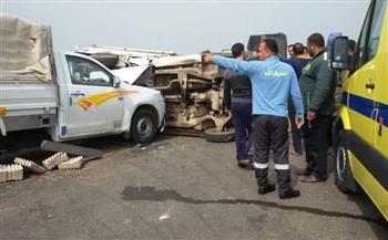 إصابة 45 شخصًا في حادث تصادم أتوبيس وسيارة نقل بطريق إسكندرية مطروح