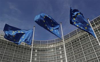 المفوضية الأوروبية تقترح إطارًا محدثًا للسفر يمنح الأولوية للمحصنين 