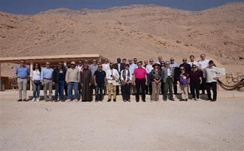 «ألوان زاهية».. 35 سفيرا ينبهرون بروعة مقبرة الملكة نفرتاري