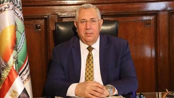 وزير الزراعة يبحث وضع رؤية متكاملة للأسمدة الأزوتية في مصر