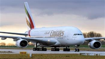 "طيران الإمارات" تعلق رحلاتها المباشرة إلى تل أبيب بسبب سلالة "أوميكرون"