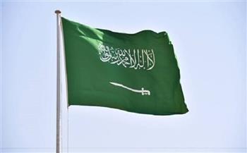 صحيفة سعودية تؤكد استمرار دعم المملكة لليمن في الاتجاهين العسكري والإنساني 