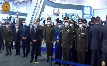الرئيس السيسي يتفقد جناح العربية للتصنيع بمعرض «إيديكس 2021»