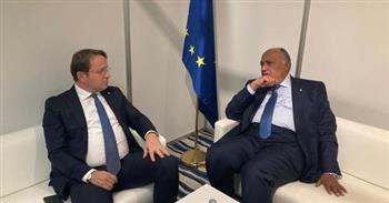 وزير الخارجية يلتقي يلتقي مفوض الاتحاد الأوروبي للجوار والتوسع