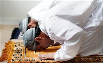 هل سبق المأموم للإمام يبطل الصلاة؟ الإفتاء تجيب