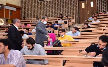 395 طالبًا بالفرقة السادسة بطب سوهاج يؤدون امتحانات الدور الأول 