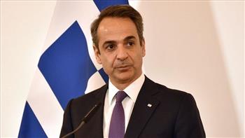 رئيس الوزراء اليوناني يدافع عن قرار حكومته الخاص بتشديد القيود على الأشخاص غير الملقحين