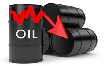 انخفاض جديد لأسعار النفط.. والخام الأمريكي يسجل 67.98 دولارا للبرميل