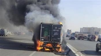 تفحم سيارة نصف نقل على طريق مصر الإسماعيلية الصحراوي 