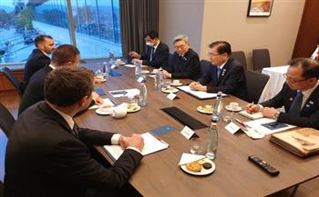 وزيرا خارجية كوريا الجنوبية والمجر يناقشان التعاون الثنائي والشراكة الاستراتيجية