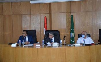 محافظ المنيا يعقد اجتماعًا لبحث تنفيذ إزالة التعديات على أملاك الدولة