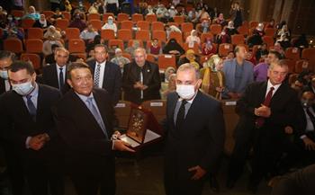 تكريم محافظة كفر الشيخ السابقين في احتفالية العيد القومي 