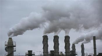 بكين توقف عمل بعض المصانع بسبب تلوث الهواء الشديد
