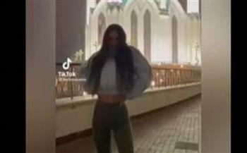 روسية تثير ضجة على «تيك توك» بسبب فيديو خادش للحياء أمام مسجد
