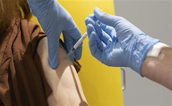 إندونيسيا تعتزم إعطاء جرعات معززة ضد كورونا بعد تطعيم 50% من مواطنيها بالكامل