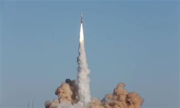 اليابان تطلق صاروخا يحمل تسع أقمار صناعية إلى الفضاء