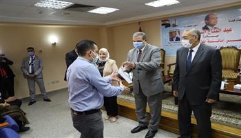 "سعفان" يشهد ختام مبادرة "مصر أمانة بين إيديك" ويكرم 67 عاملا بالقليوبية