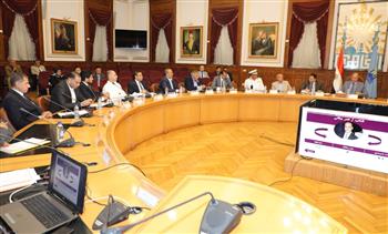 محافظ القاهرة يلتقي أعضاء مجلس النواب لحل مشاكل المواطنين