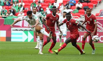 كأس العرب .. منتخب الجزائر يضرب السودان بثلاثية في الشوط الأول