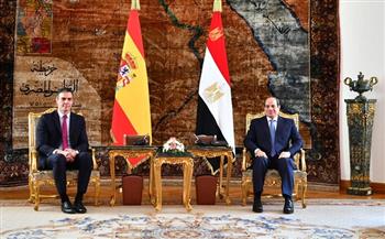 صور استقبال السيسي لرئيس الحكومة الإسبانية بقصر الاتحادية