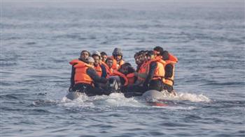 لجنة بريطانية تطلب من الحكومة إلغاء خطة لإعادة قوارب المهاجرين