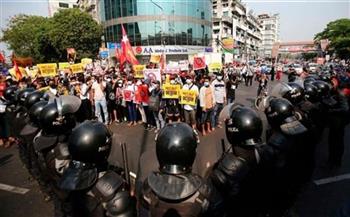 محتجون ينظمون "إضرابا صامتا" في ميانمار