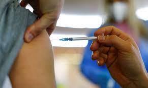 ألمانيا تقر إلزامية التطعيم للعاملين في القطاع الصحي