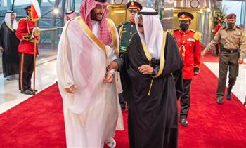 ولي العهد السعودي يصل إلى الكويت في زيارة رسمية
